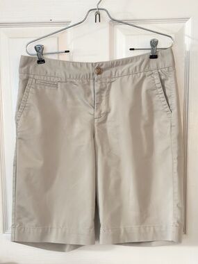 Dockers Women's Flat front Chinos Bermuda Shorts Size 10